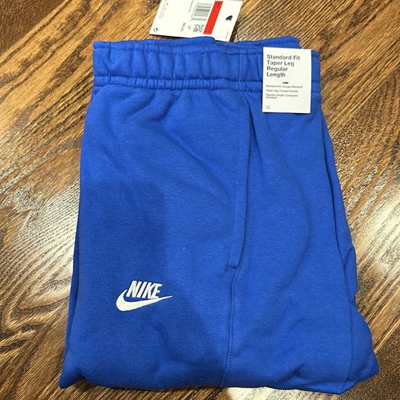 Men’s Nike Sportswear Club Fleece Joggers Size L NWT - Picture 4 of 7